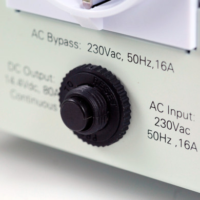 Combiné sinusoïdal DC/AC SWK: 12V-230V-2000 et 3000W