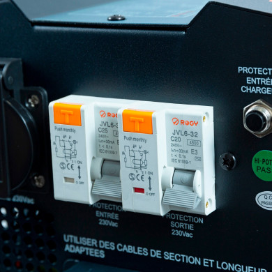 Combiné sinusoïdal DC/AC CS DIF: 12, 24, 48V-230V-2500 à 7000Va