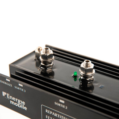 Répartiteur de charge DC/DC FET (12 et 24 V - 100 et 200 Amps)